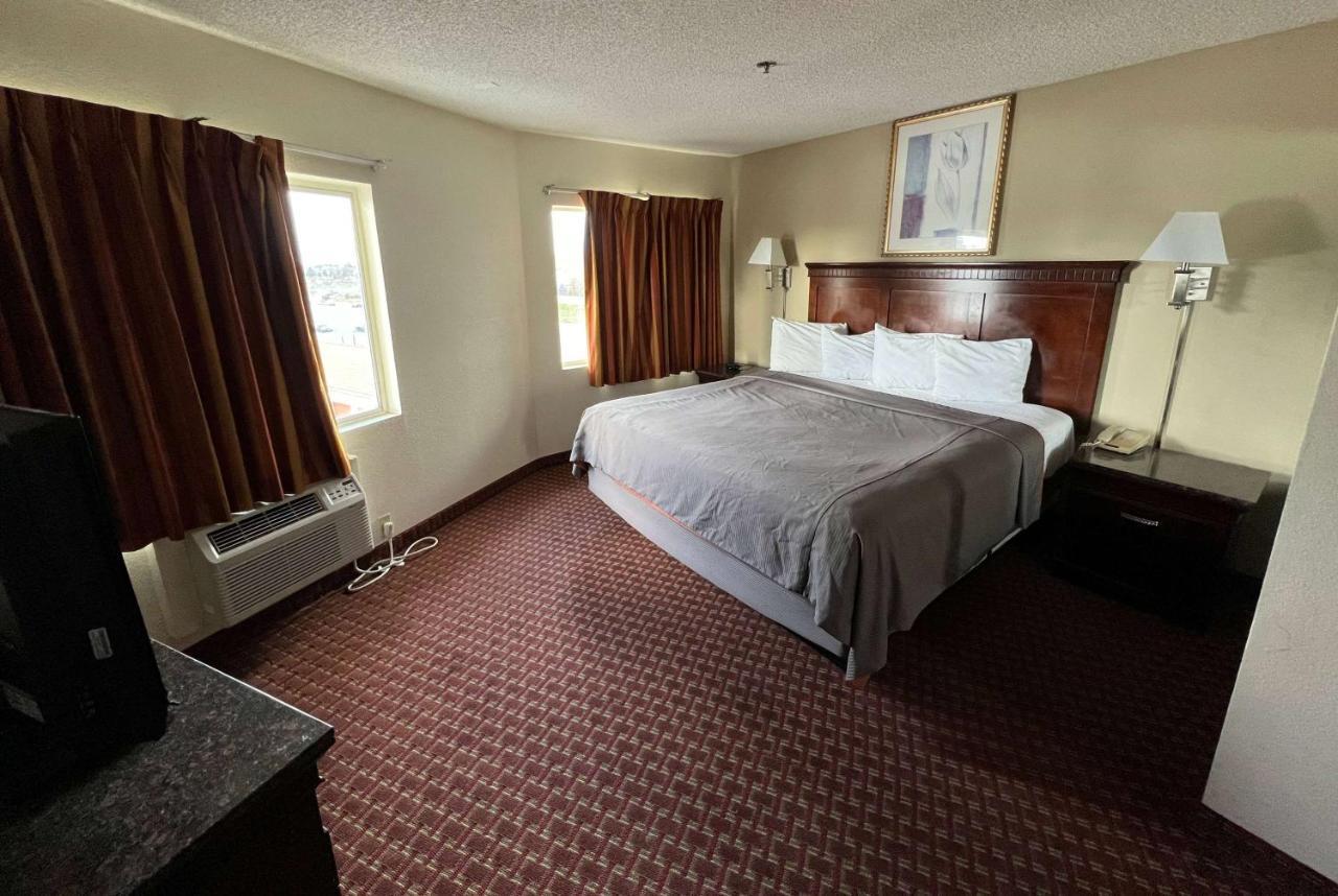 Days Inn & Suites By Wyndham Rancho Cordova Zewnętrze zdjęcie